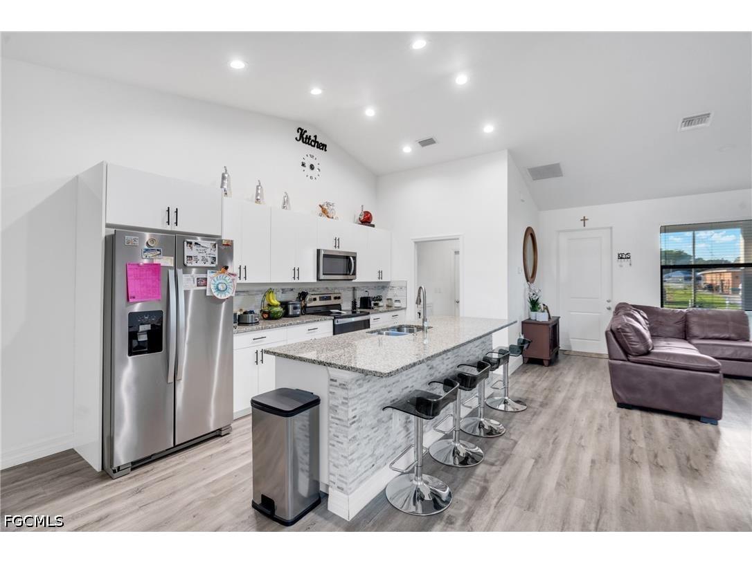 1086 W Leader Court Labelle FL 33935 2026021795 image4