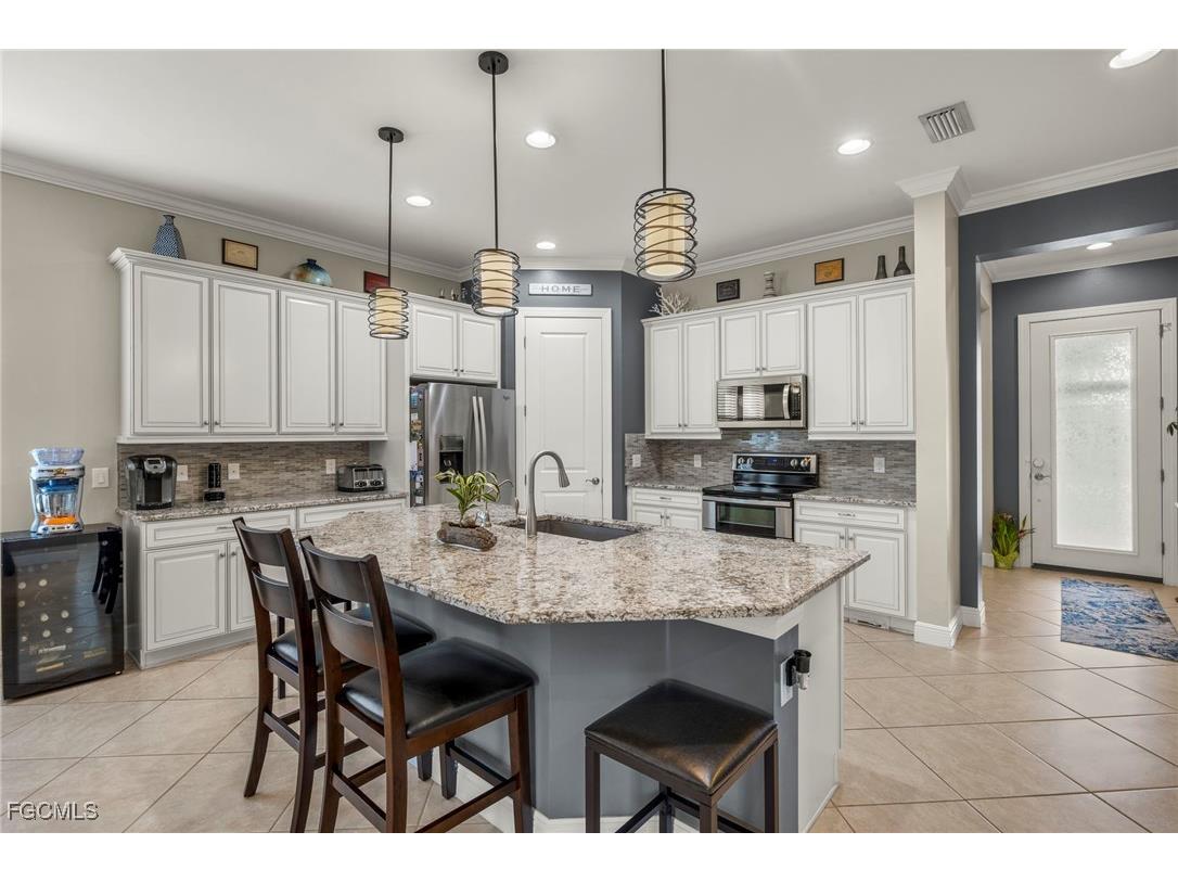 10860 Essex Square Boulevard Fort Myers FL 33913 2025007914 image4