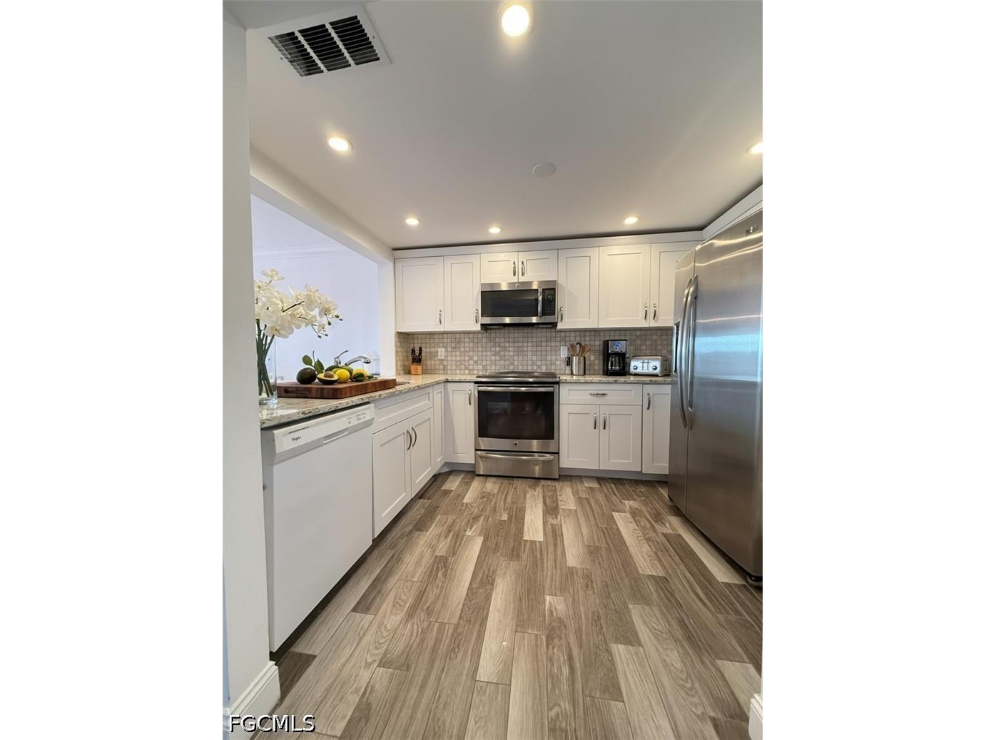 1087 Forest Lakes Drive #306 Naples FL 34105 2026027739 image2