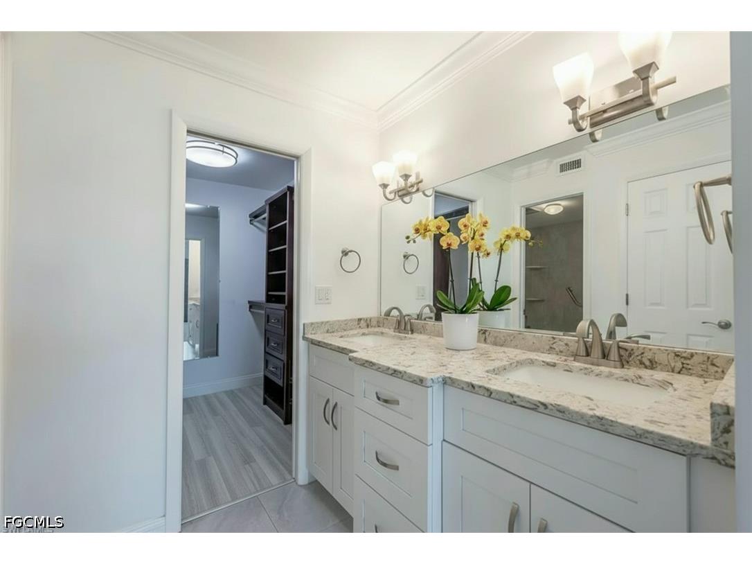 1087 Forest Lakes Drive #306 Naples FL 34105 2026027739 image8