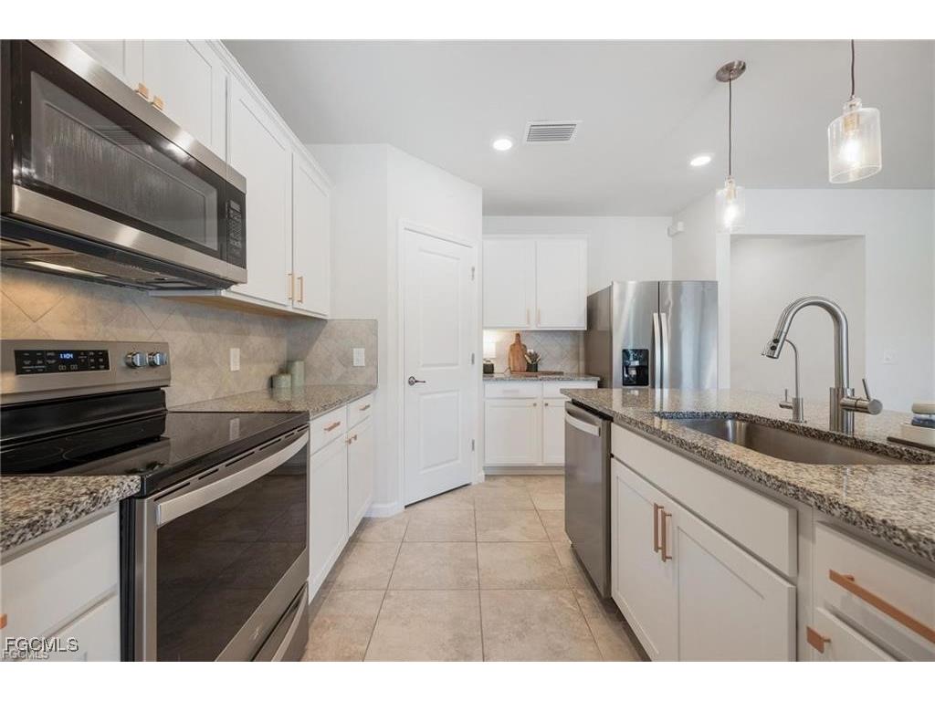 10882 Firebush Circle North Fort Myers FL 33917 2025023208 image7