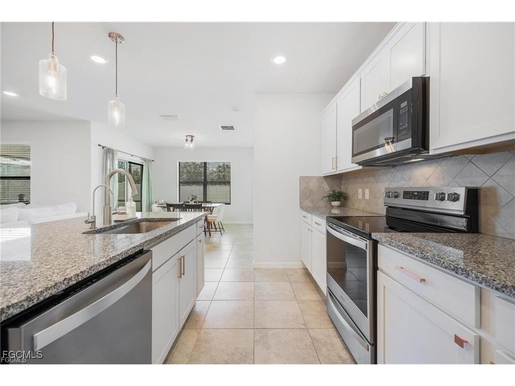 10882 Firebush Circle North Fort Myers FL 33917 2025023208 image8