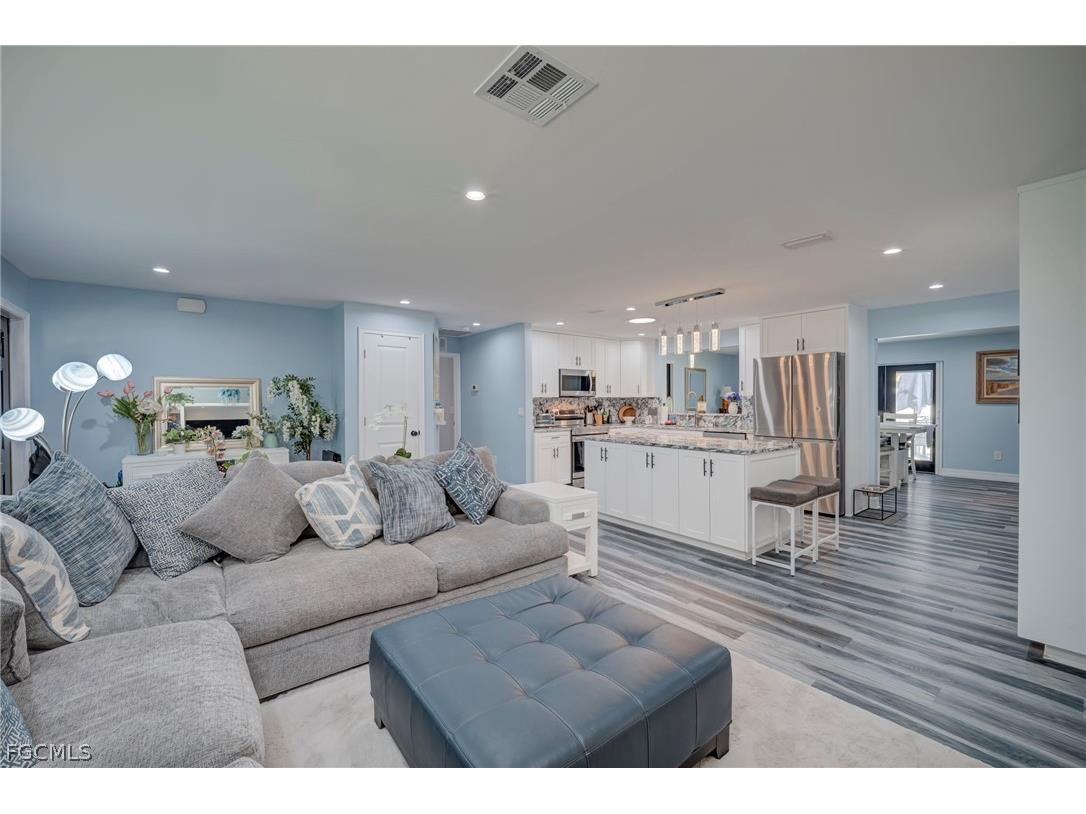 1089 N Town And River Drive Fort Myers FL 33919 2026013535 image3