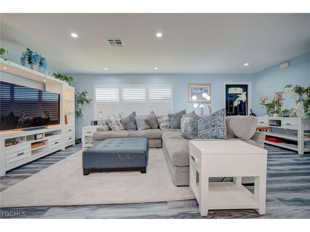 1089 N Town And River Drive Fort Myers FL 33919 2026013535 image6