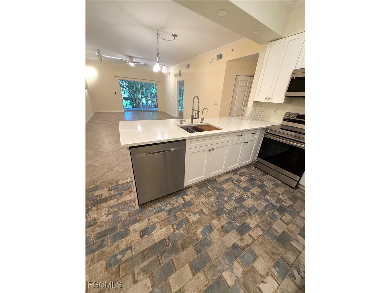 1089 Winding Pines Circle #106 Cape Coral FL 33909 2026004694 image7