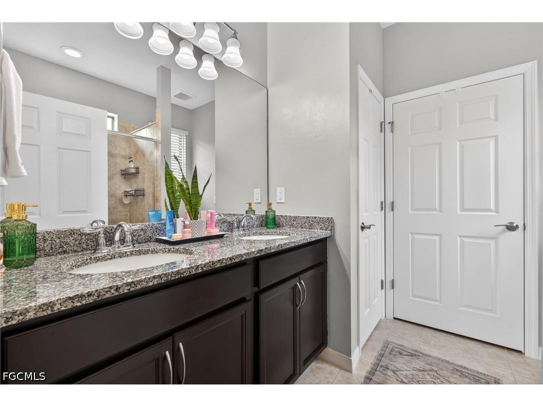 10894 Glenhurst Street Fort Myers FL 33913 2026018418 image21