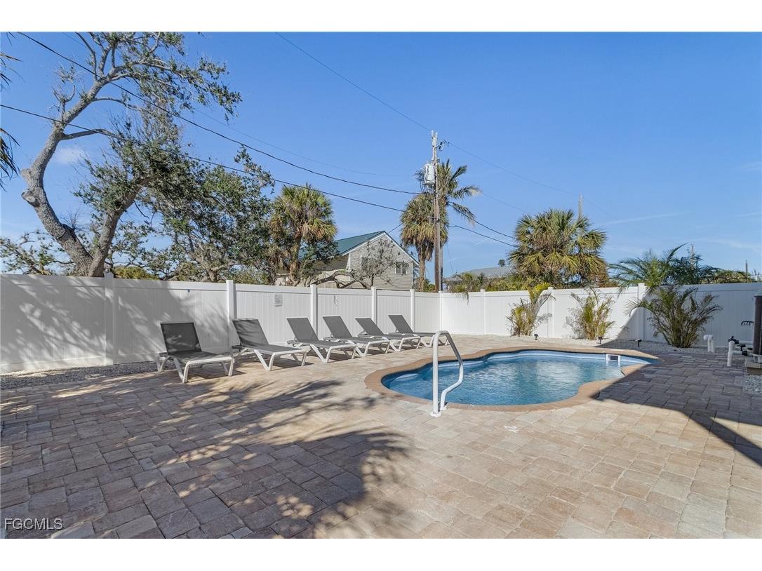 109 Gulfview Avenue Fort Myers Beach FL 33931 2026002969 image23