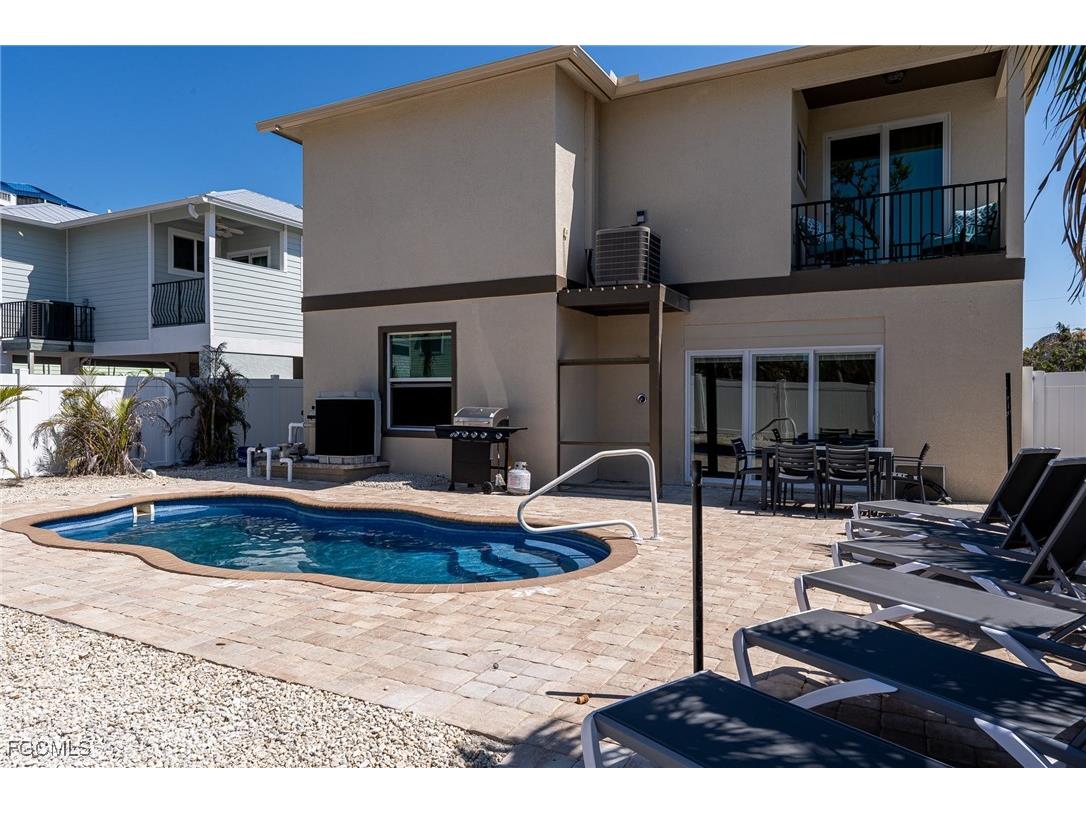 109 Gulfview Avenue Fort Myers Beach FL 33931 2026002969 image24