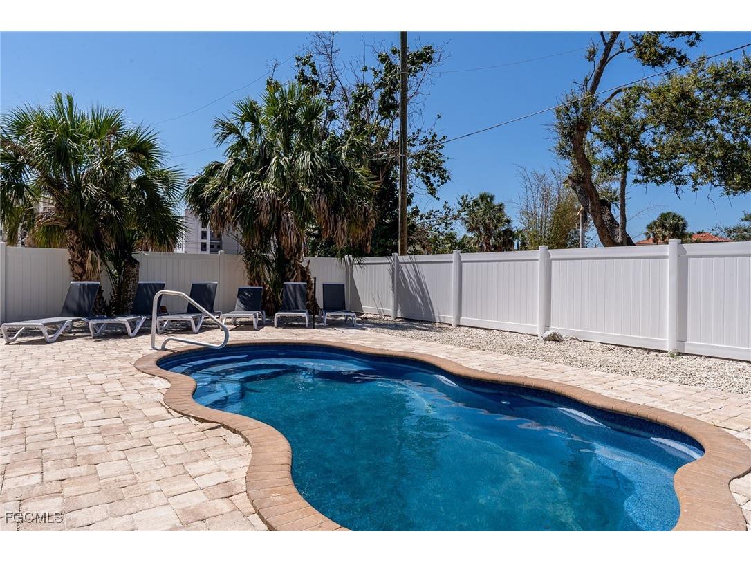 109 Gulfview Avenue Fort Myers Beach FL 33931 2026002969 image26