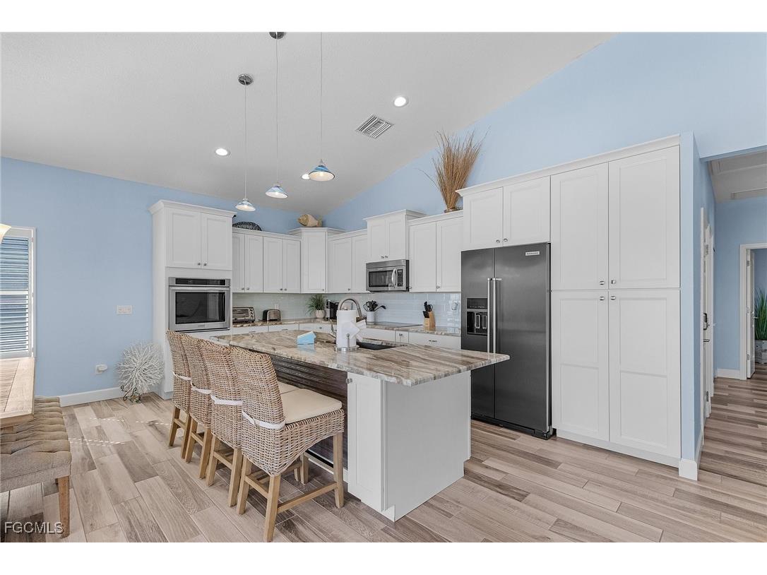 109 Gulfview Avenue Fort Myers Beach FL 33931 2026002969 image3