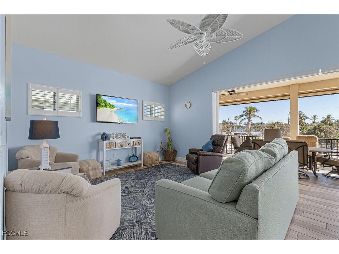 109 Gulfview Avenue Fort Myers Beach FL 33931 2026002969 image7