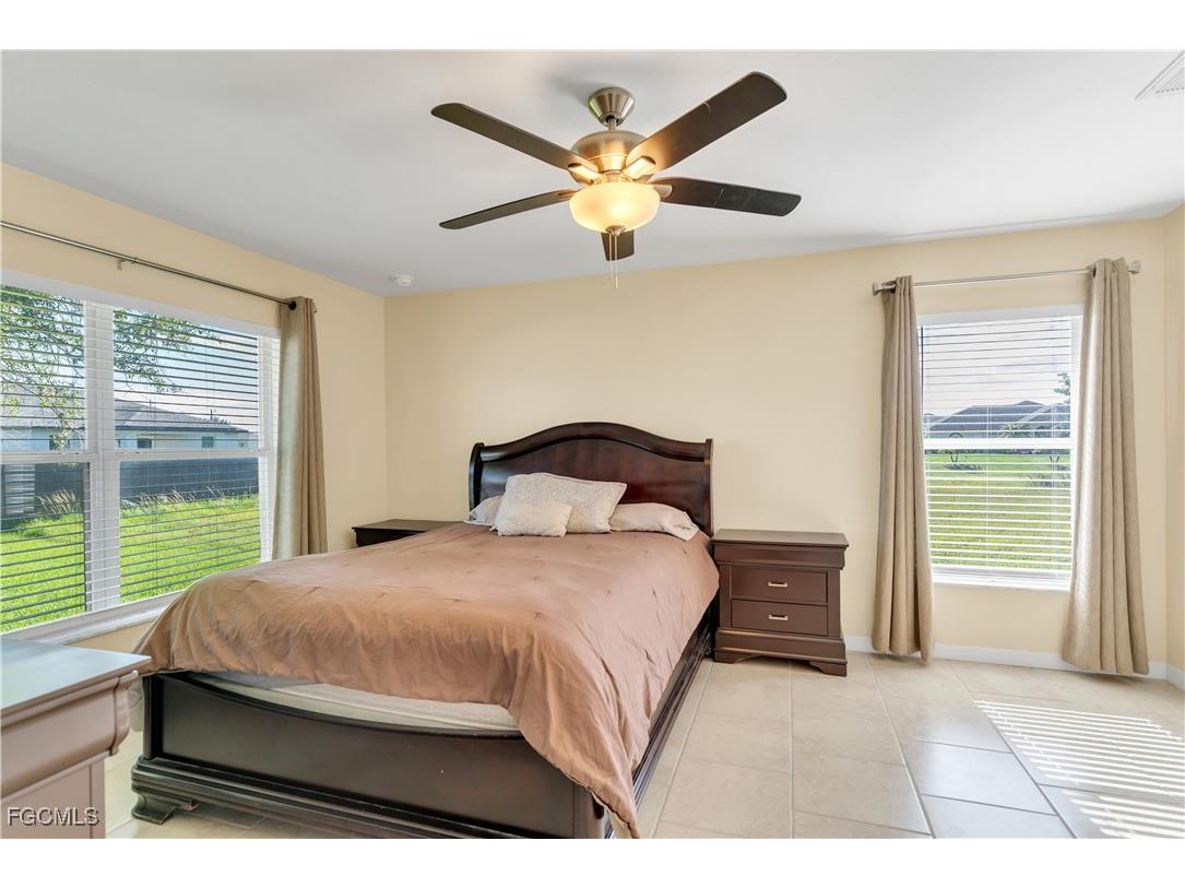 109 NW 14th Street Cape Coral FL 33993 2025000227 image16