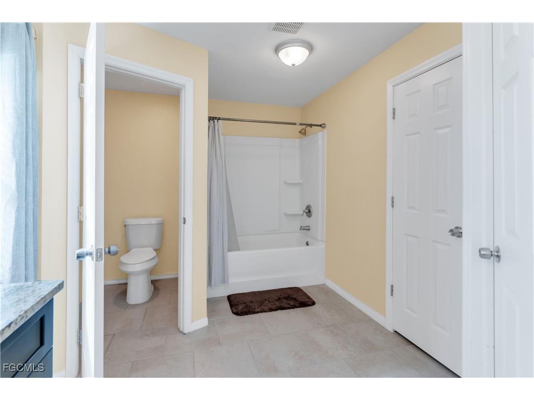 109 NW 14th Street Cape Coral FL 33993 2025000227 image17