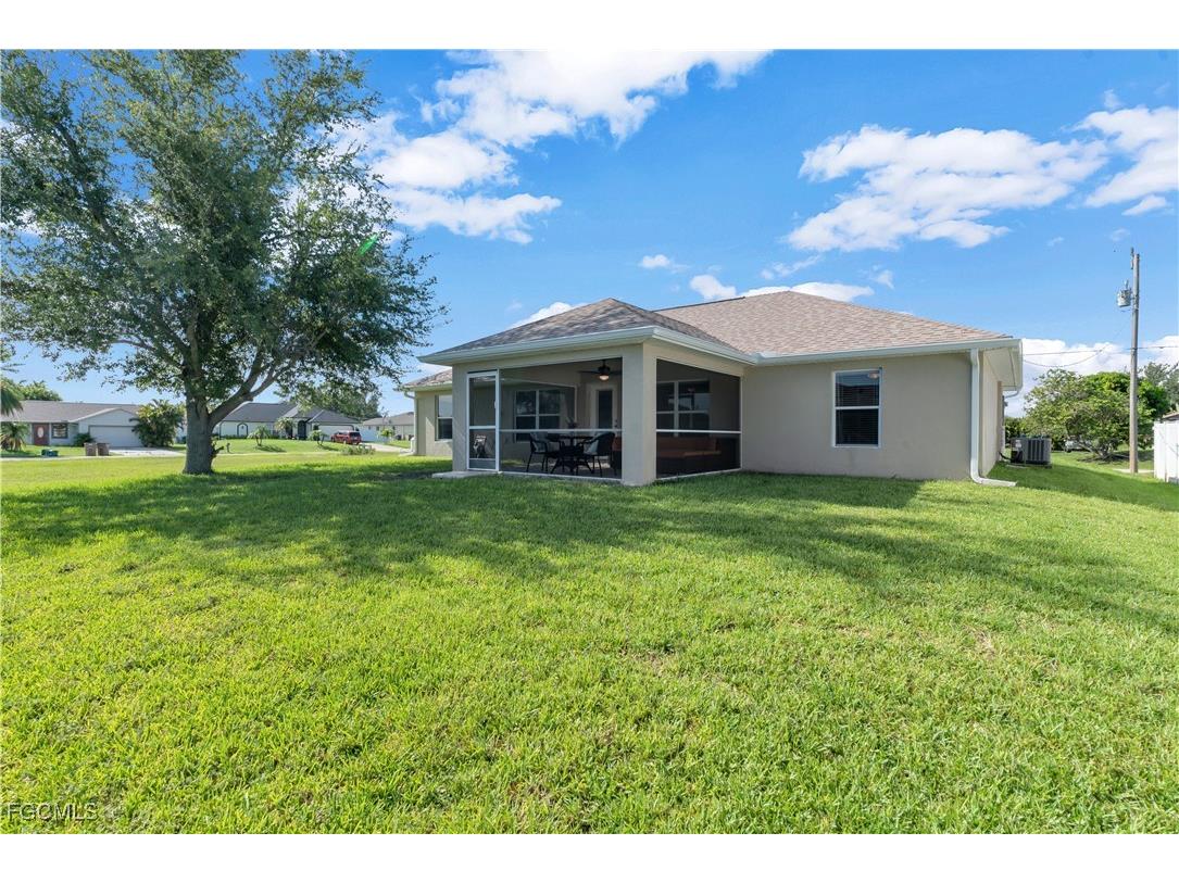 109 NW 14th Street Cape Coral FL 33993 2025000227 image3