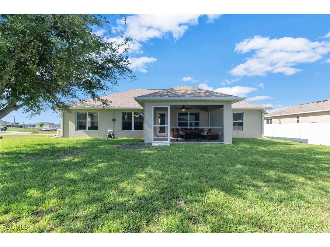 109 NW 14th Street Cape Coral FL 33993 2025000227 image4