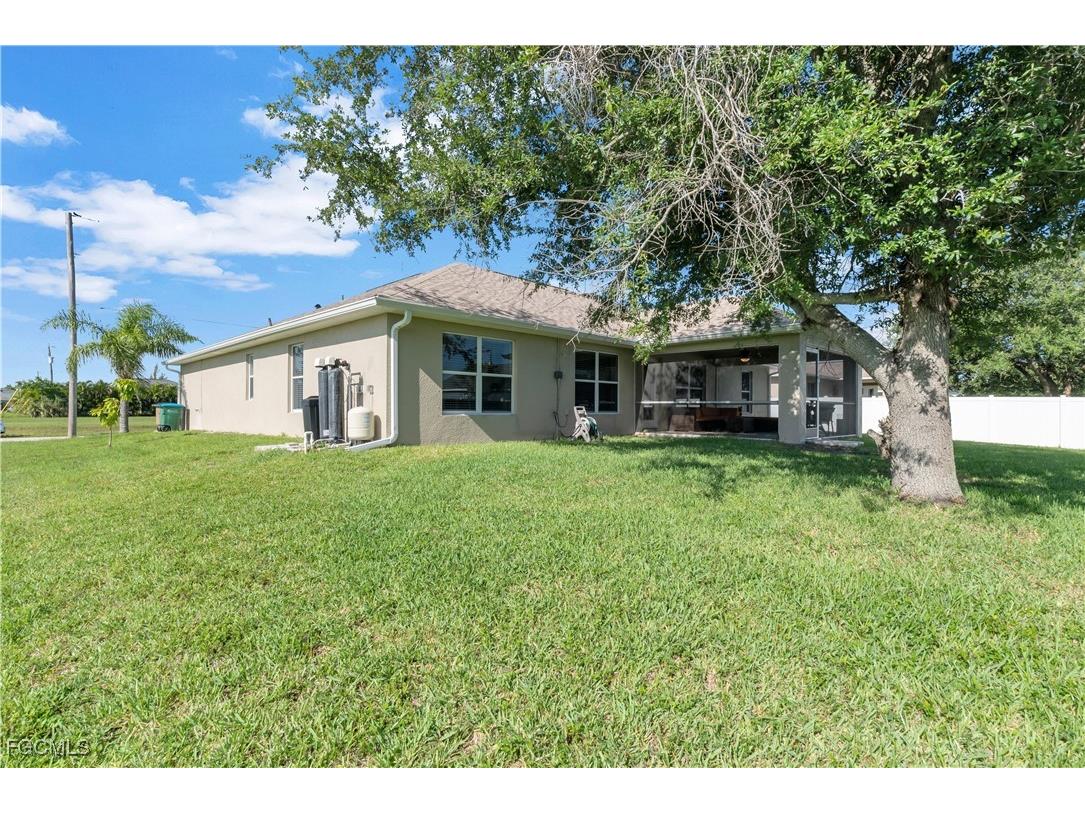 109 NW 14th Street Cape Coral FL 33993 2025000227 image5