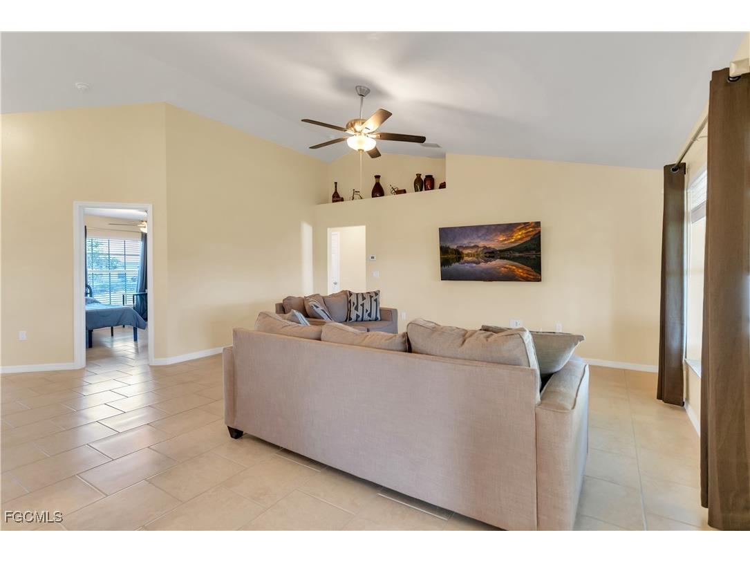 109 NW 14th Street Cape Coral FL 33993 2025000227 image9