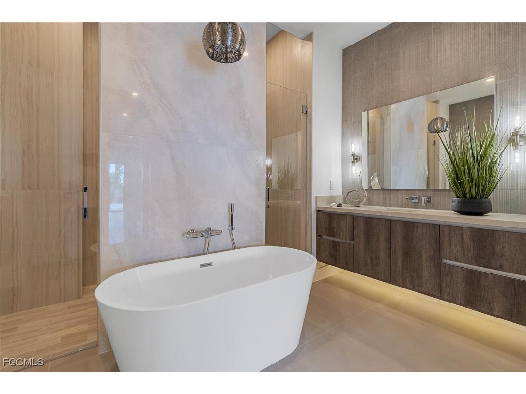 109 NW 35th Place Cape Coral FL 33993 2026000410 image32