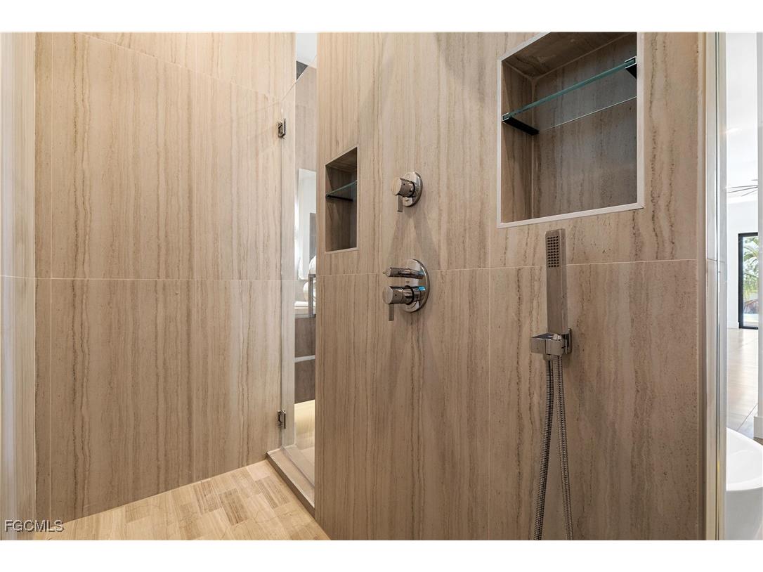 109 NW 35th Place Cape Coral FL 33993 2026000410 image33