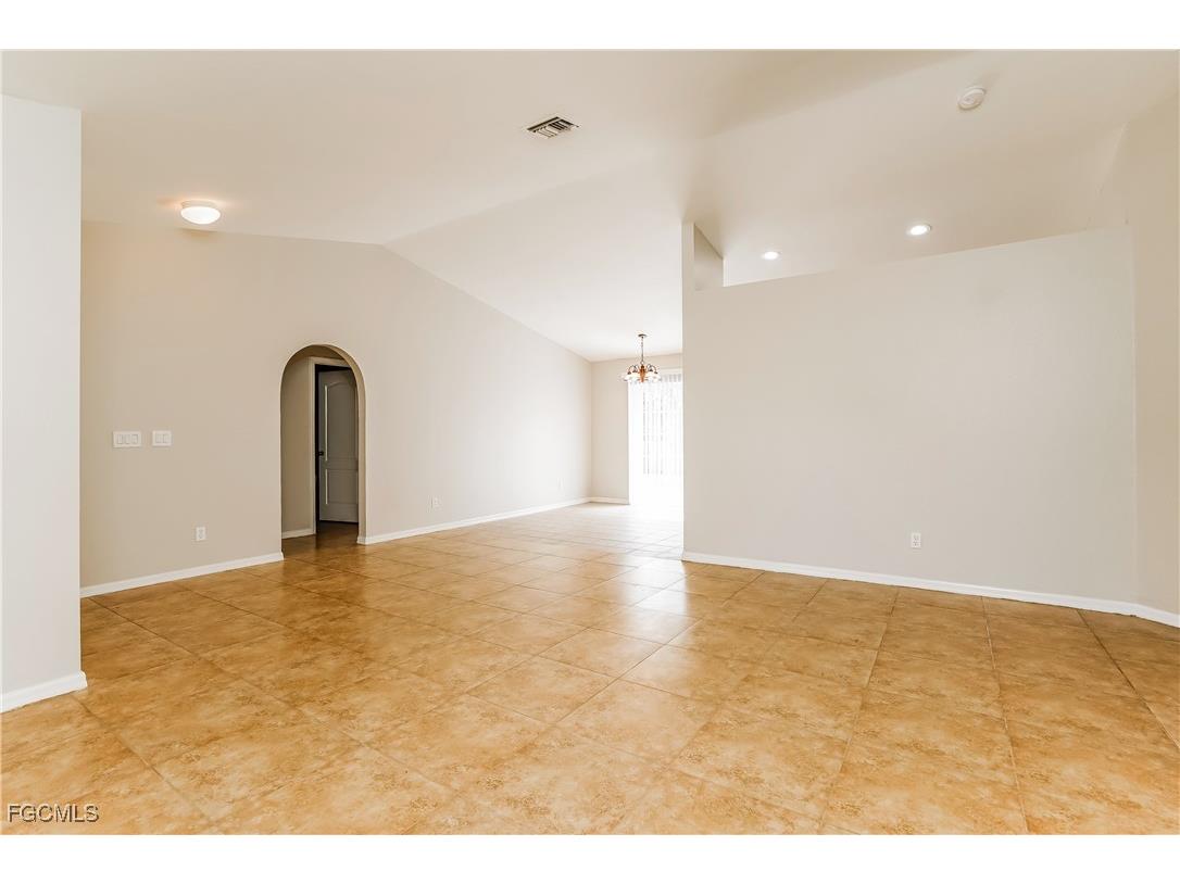 109 Ocean Park Drive Lehigh Acres FL 33972 2025015276 image2