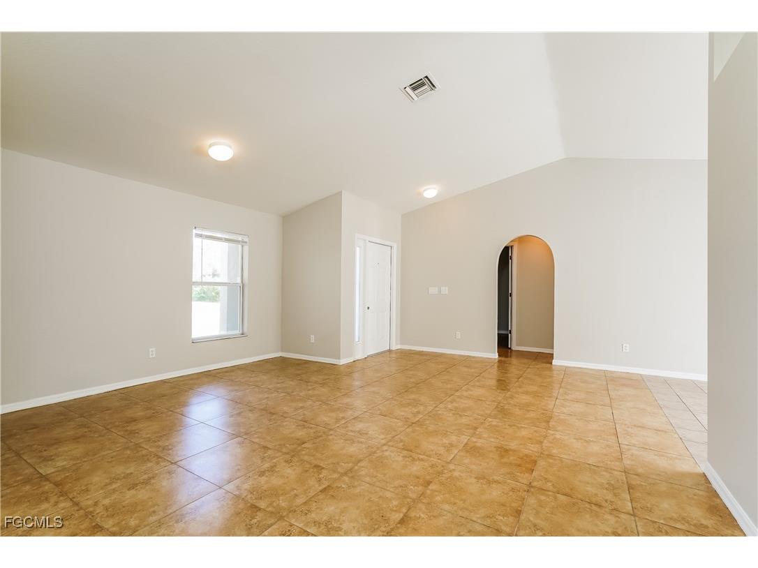 109 Ocean Park Drive Lehigh Acres FL 33972 2025015276 image4