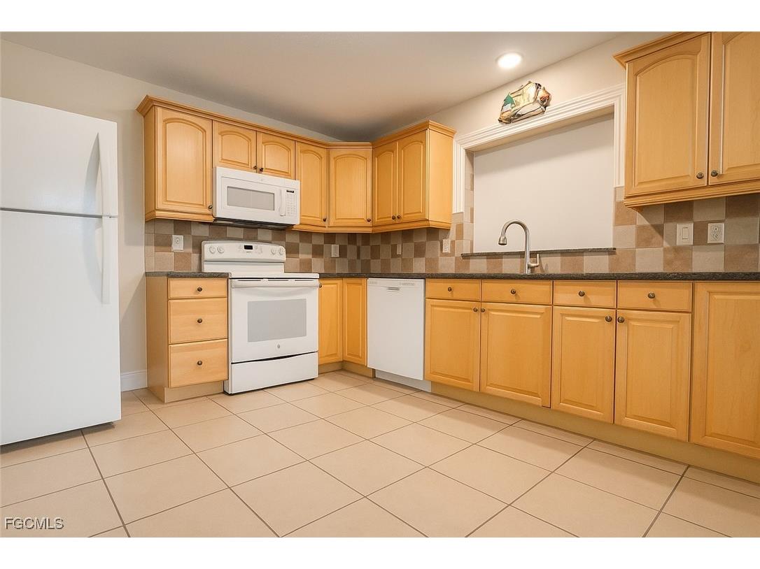 109 SE 46th Lane Cape Coral FL 33904 2025019329 image16