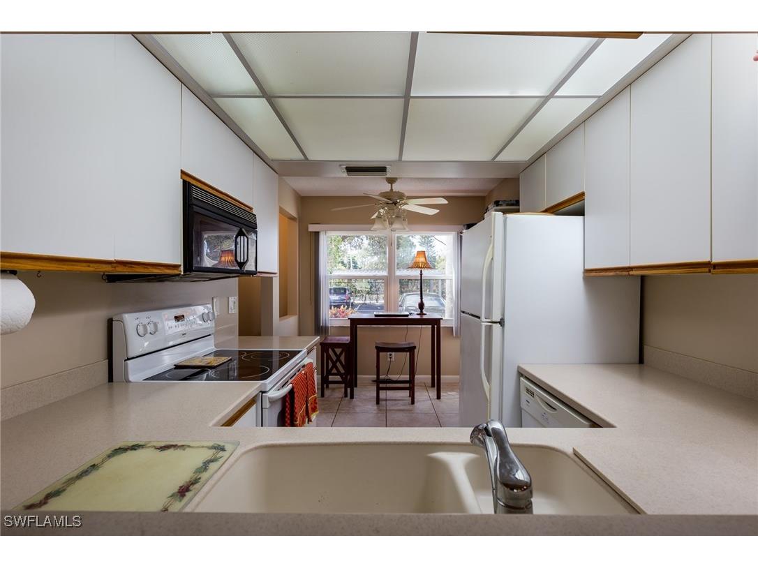 109 Wading Bird Circle #V-104 Naples FL 34110 225076949 image4