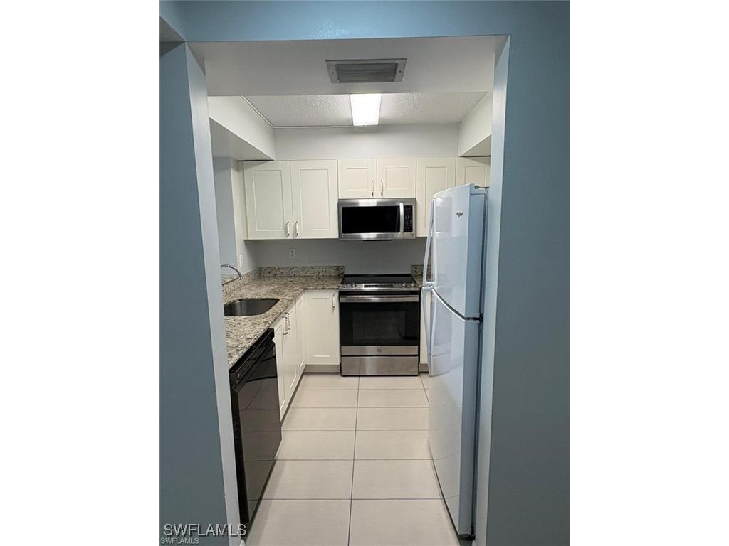 109 Wading Bird Circle #V102 Naples FL 34110 225072852 image8