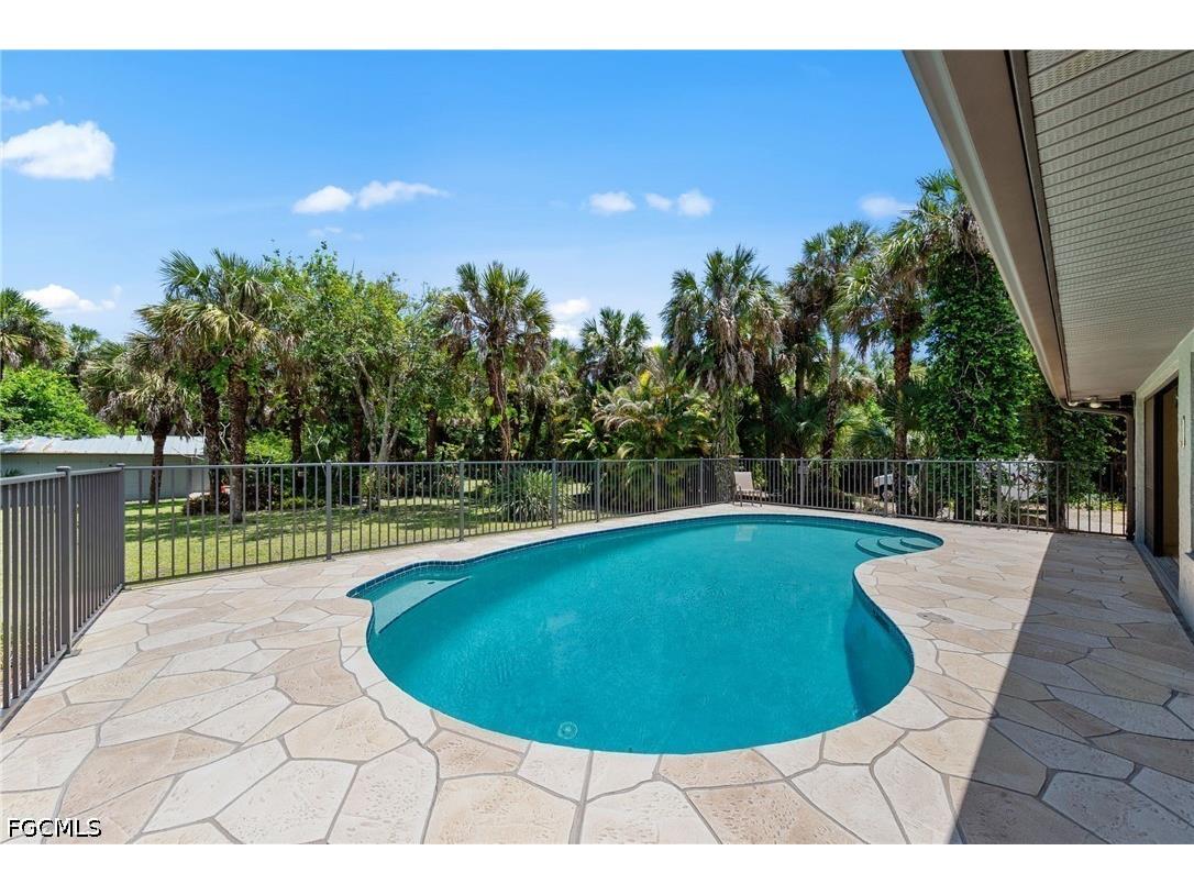 1090 13th Street SW Naples FL 34117 2026018520 image29