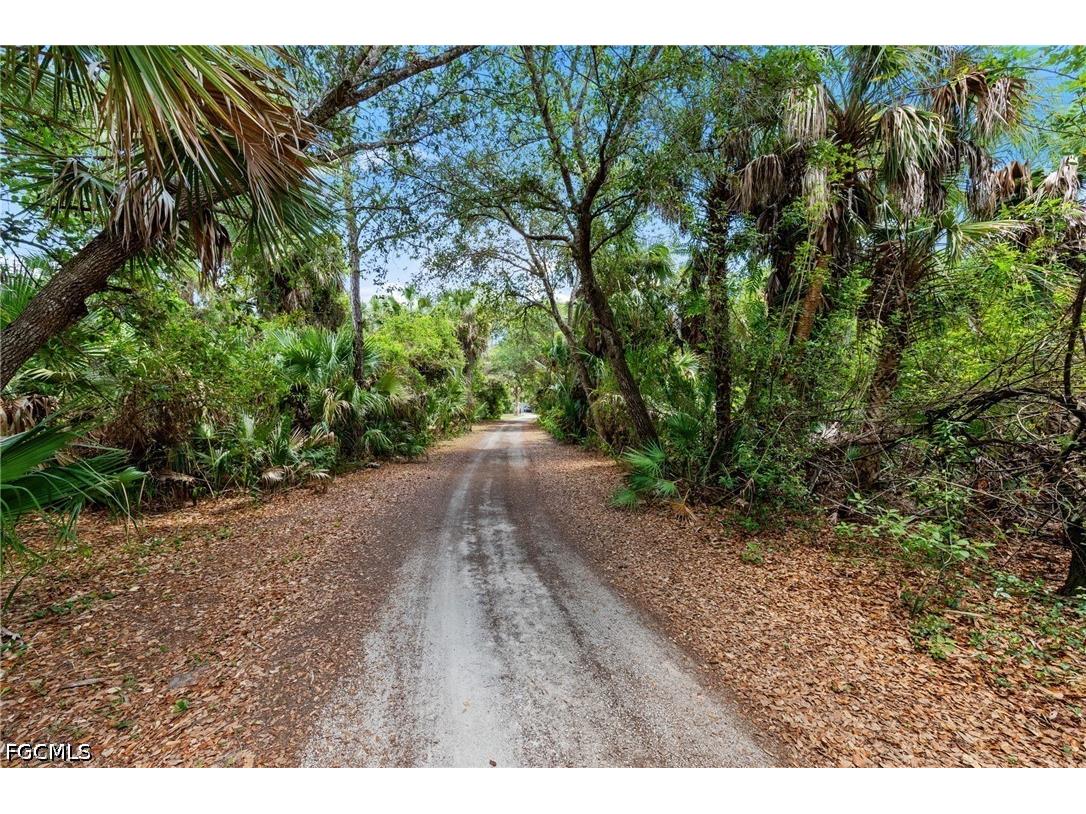 1090 13th Street SW Naples FL 34117 2026018520 image3