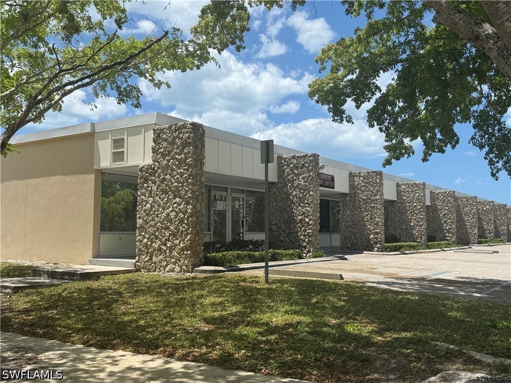 1090 6th Avenue N #24 Naples FL 34102 226016436 image1