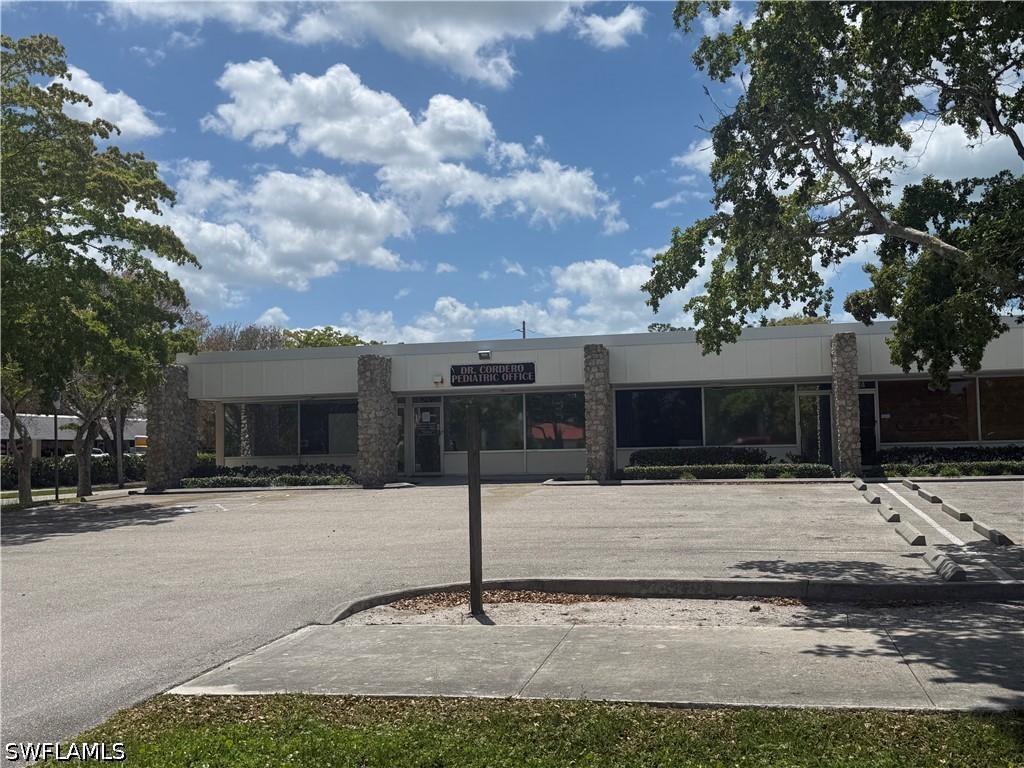 1090 6th Avenue N #24 Naples FL 34102 226016436 image2