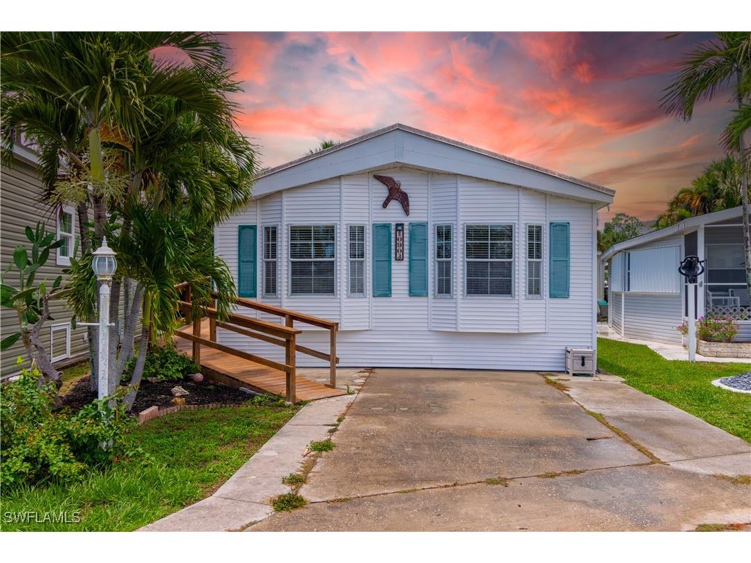 10903 Peregrine Falcon Circle Estero FL 33928 225055041 image1