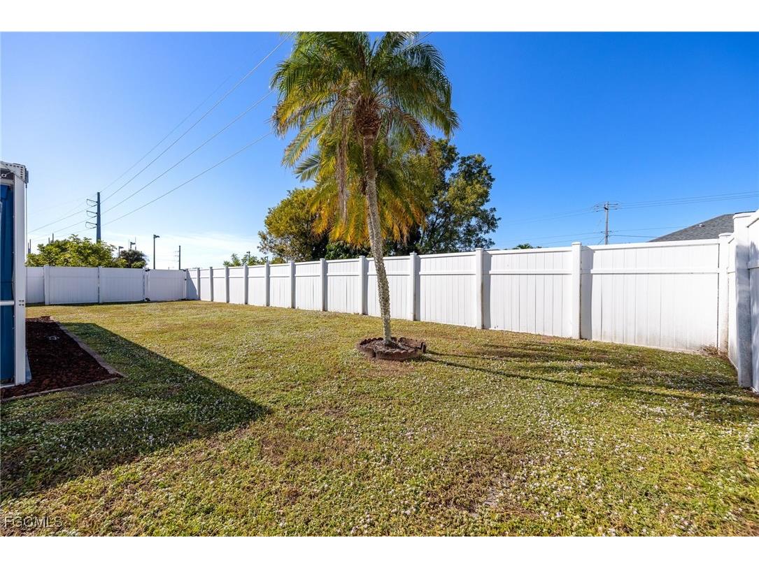 1091 Lovely Lane North Fort Myers FL 33903 2025025418 image33