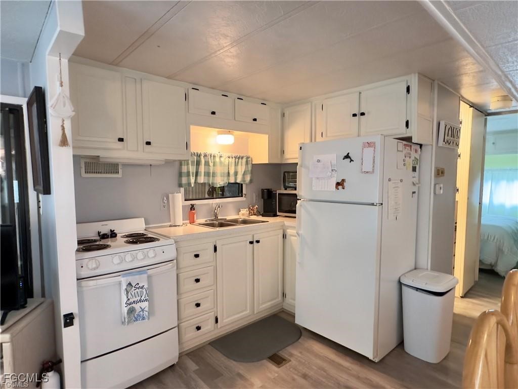 10917 Brown Pelican Circle Estero FL 33928 2025019134 image7