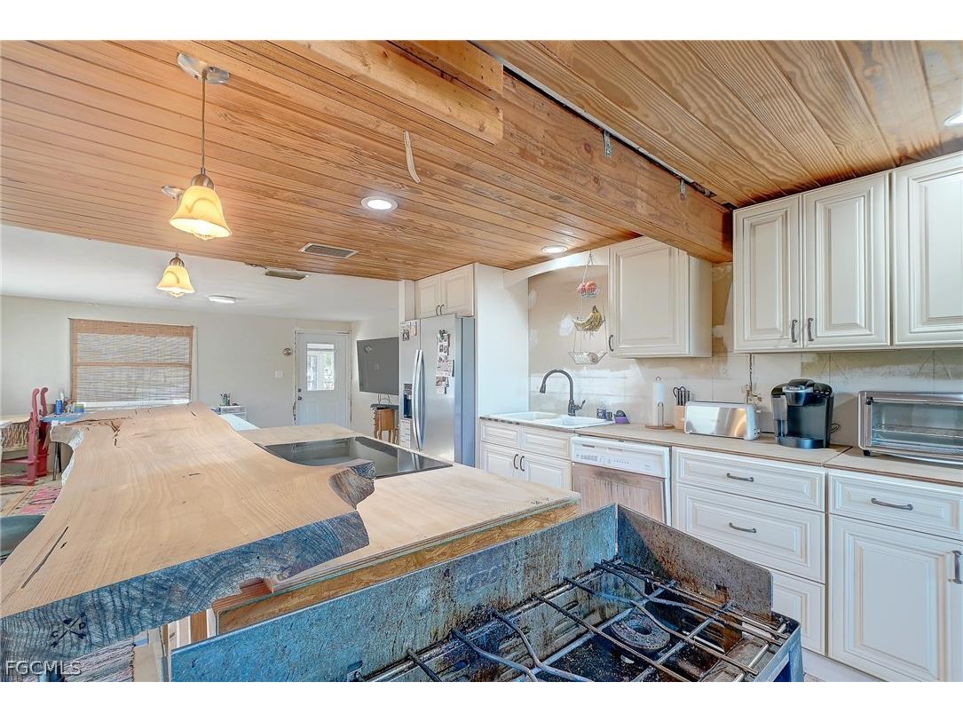 10921 Shirley Lane North Fort Myers FL 33917 2026006840 image8