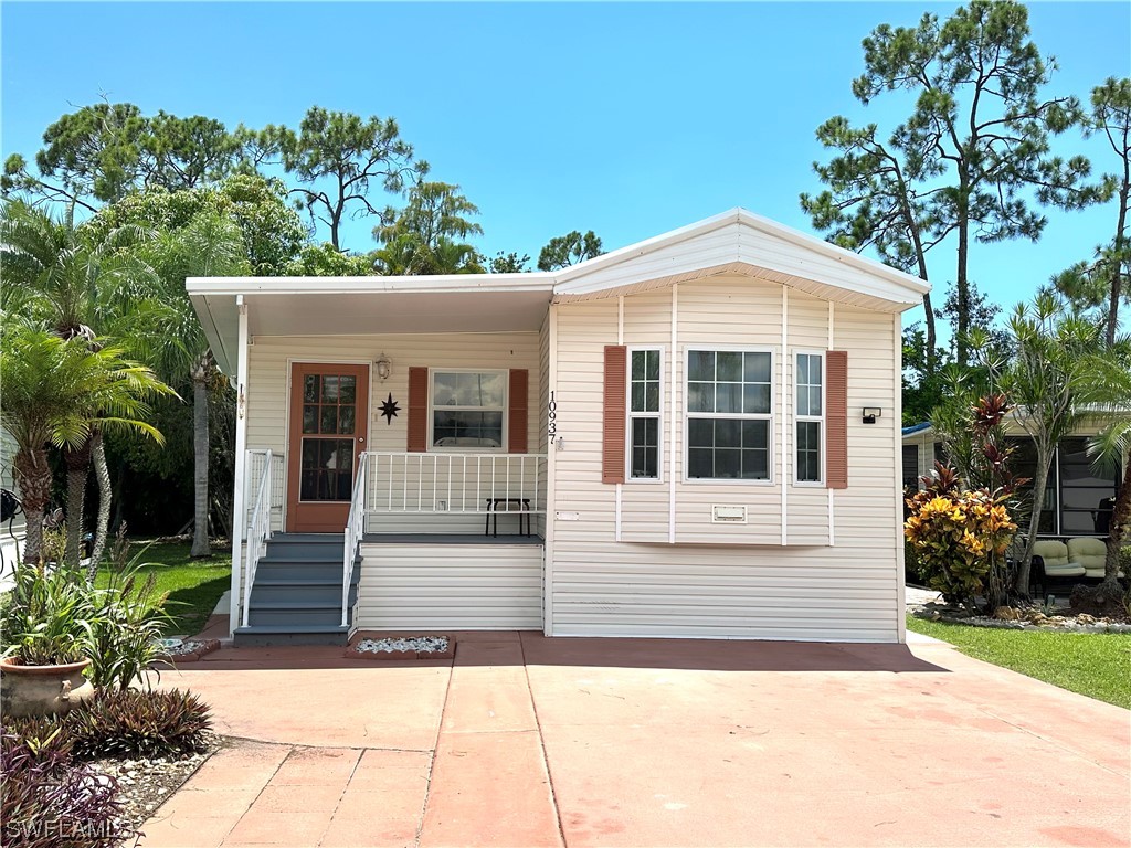 10937 Ground Dove Circle Estero FL 33928 223057404 image1