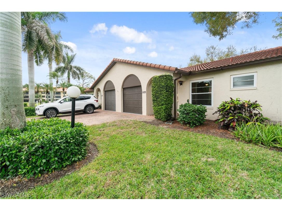 1094 Forest Lakes Drive Naples FL 34105 226009960 image4