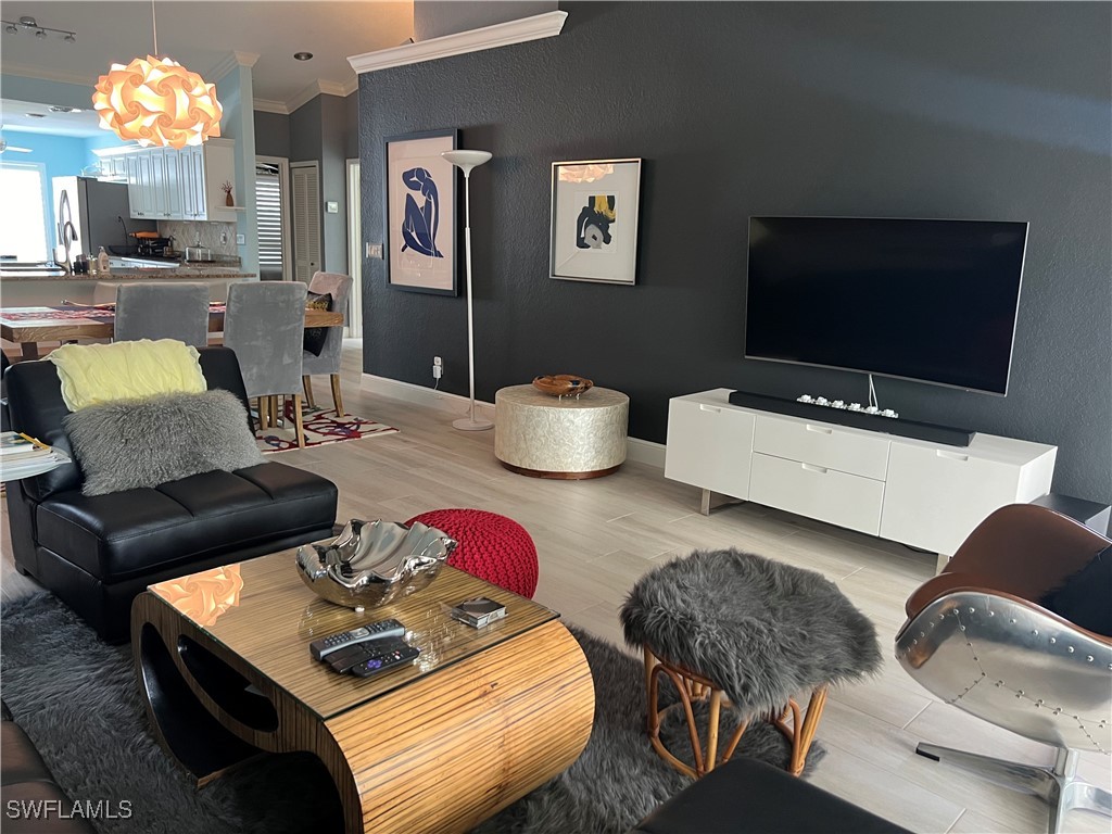 1095 Partridge Circle #201 Naples FL 34104 226000882 image1