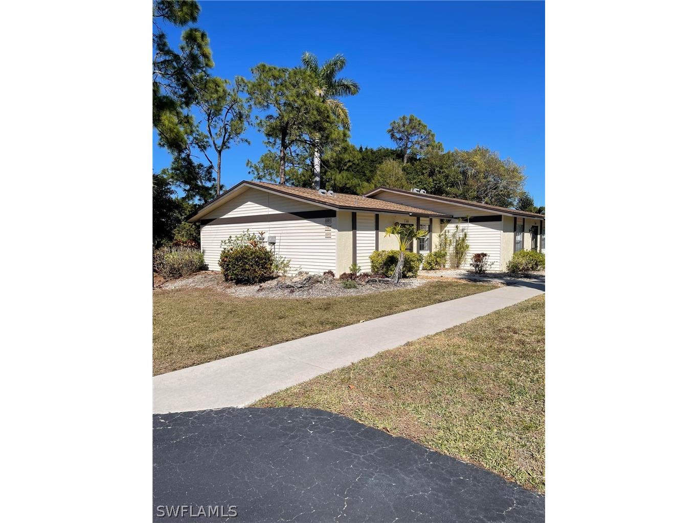 1095 Pine Isle Lane #1095 Naples FL 34112 226011408 image1