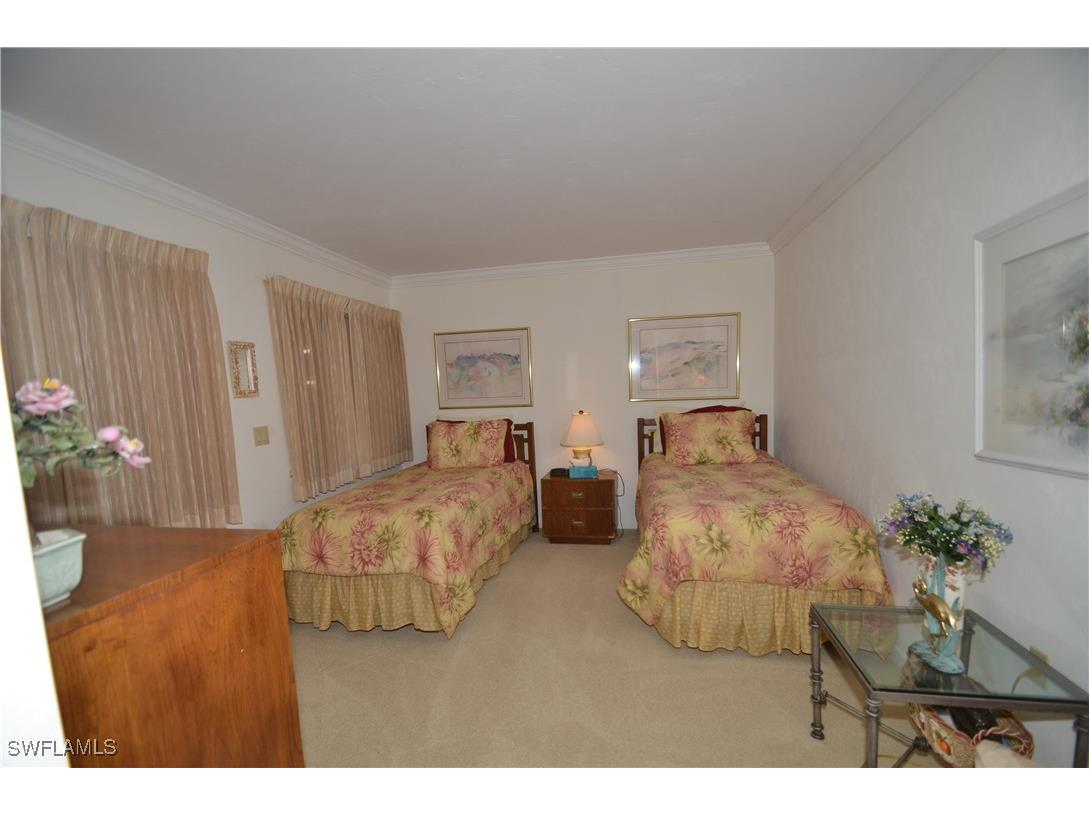 10951 Gulfshore Drive #504 Naples FL 34108 225066517 image16