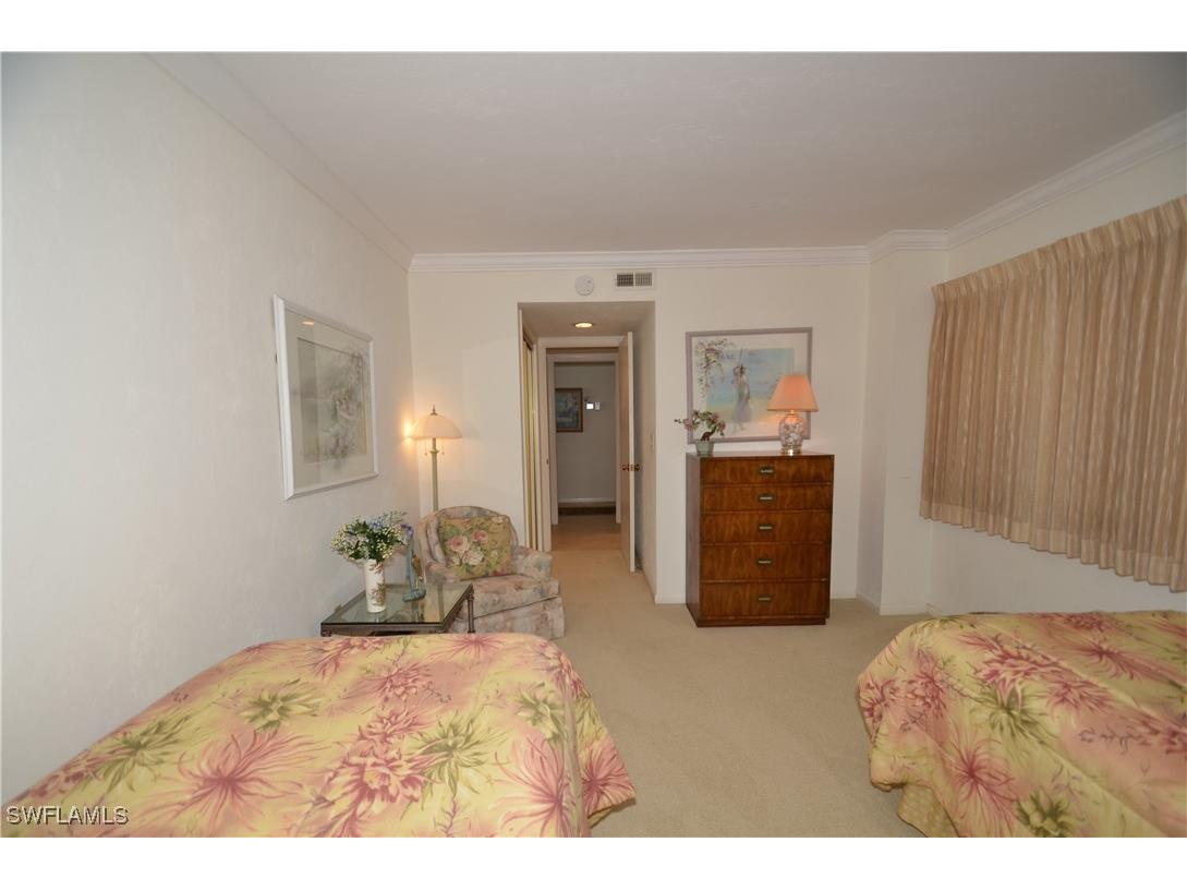 10951 Gulfshore Drive #504 Naples FL 34108 225066517 image17