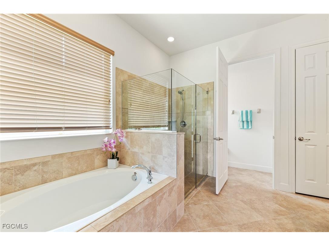 10964 Surrey Place Fort Myers FL 33913 2025011565 image13