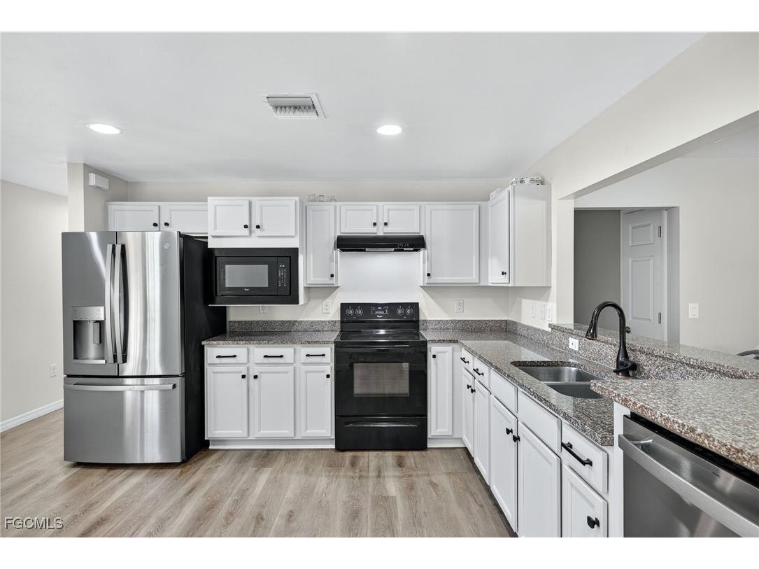 10970 Glenhurst Street Fort Myers FL 33913 2025020291 image1