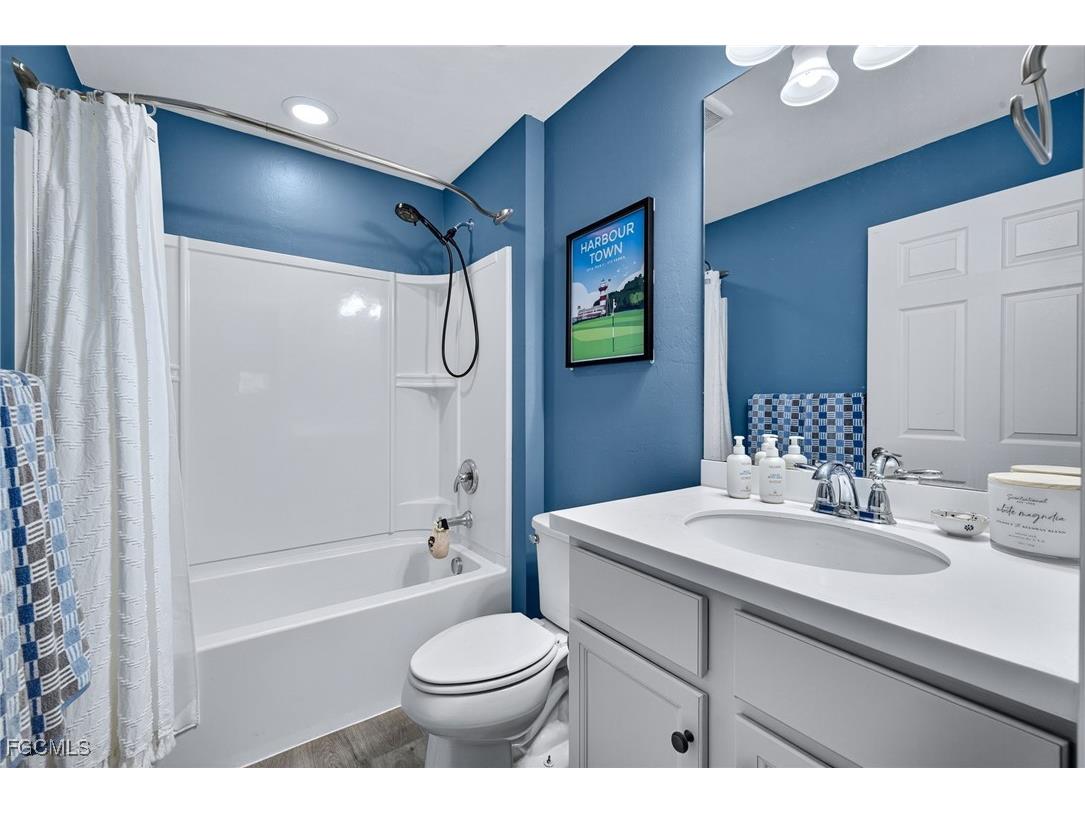 10970 Glenhurst Street Fort Myers FL 33913 2025020291 image16