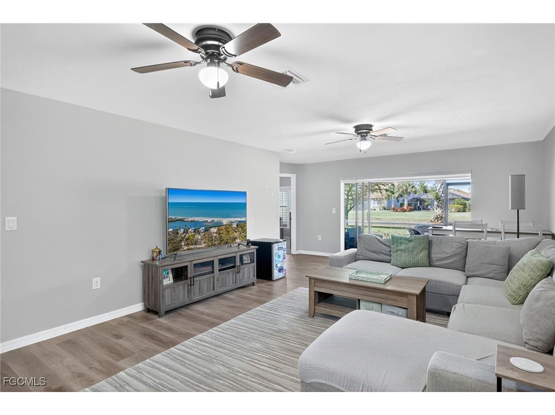 10970 Glenhurst Street Fort Myers FL 33913 2025020291 image7