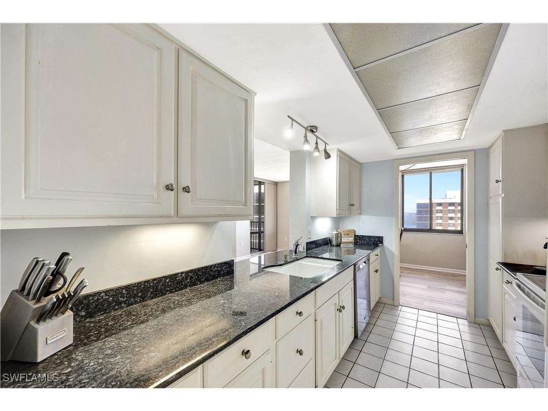 11 Bluebill Avenue #1005 Naples FL 34108 226000725 image16