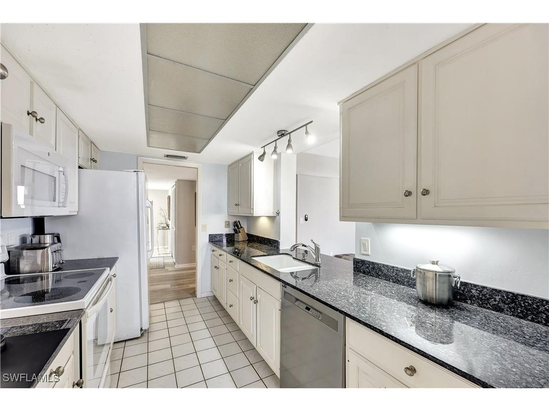 11 Bluebill Avenue #1005 Naples FL 34108 226000725 image17