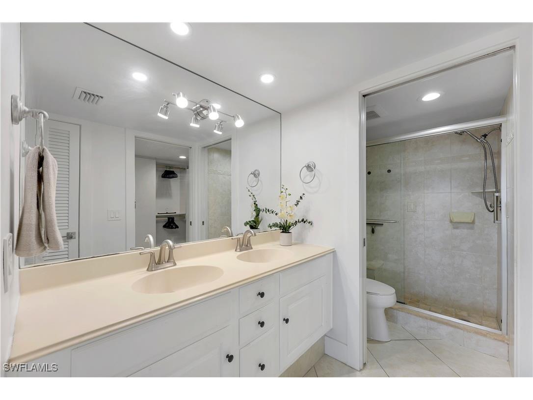 11 Bluebill Avenue #1105 Naples FL 34108 226000702 image16