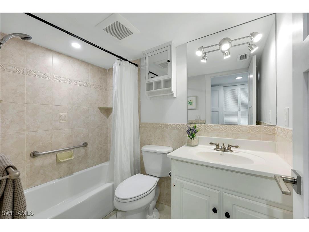 11 Bluebill Avenue #1105 Naples FL 34108 226000702 image20